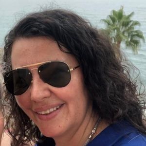 Meet your Posher, Gloria